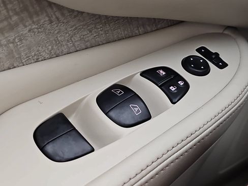 Used 2019 Nissan Murano SV AWD/4WD image 26