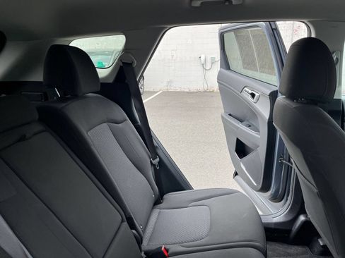 Used 2025 Kia Sportage LX FWD image 36