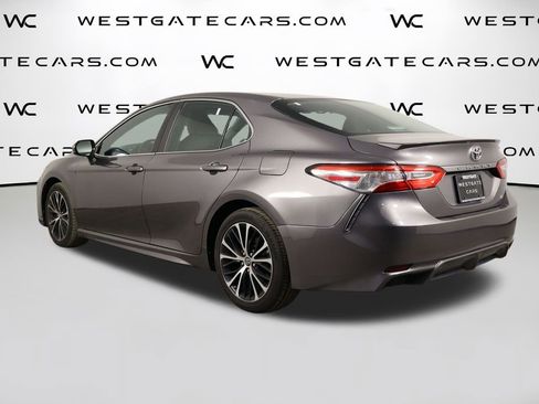Used 2018 Toyota Camry SE image 38