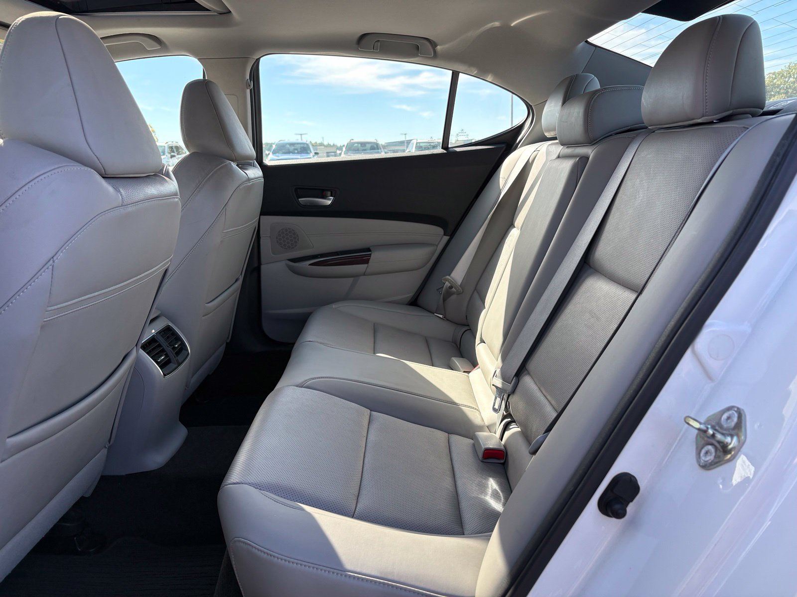 Used 2016 Acura TLX w/ Technology Package FWD image 32