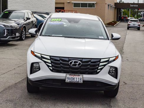 Certified 2023 Hyundai Tucson SE image 2