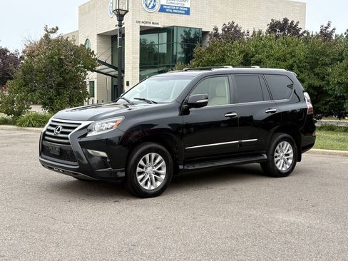 Used 2014 Lexus GX 460 w/ Premium Package AWD/4WD image 3