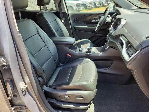 Used 2024 GMC Terrain SLT image 24
