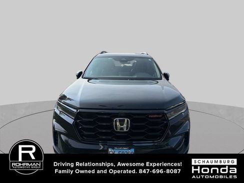 Used 2024 Honda Pilot TrailSport image 2
