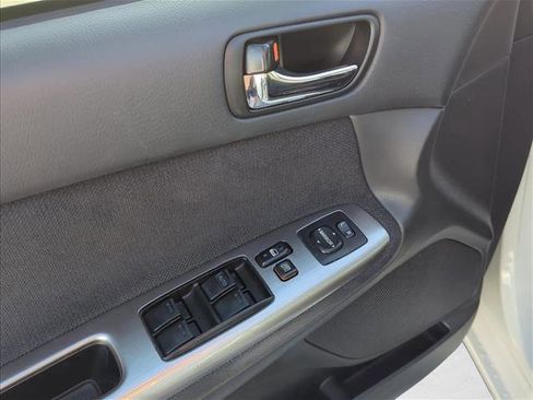 Used 2005 Toyota Camry SE image 8