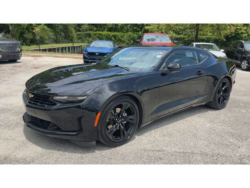 Used 2023 Chevrolet Camaro LT RWD image 4
