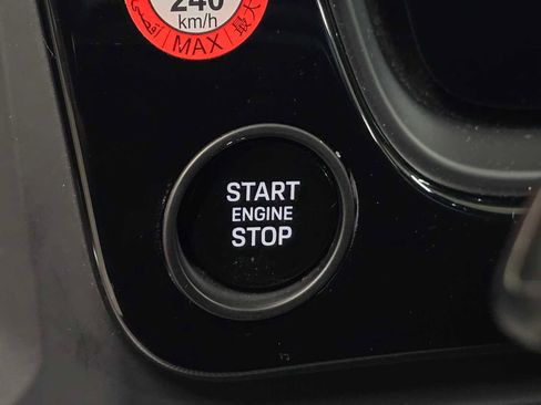 Used 2024 Porsche Cayenne image 37