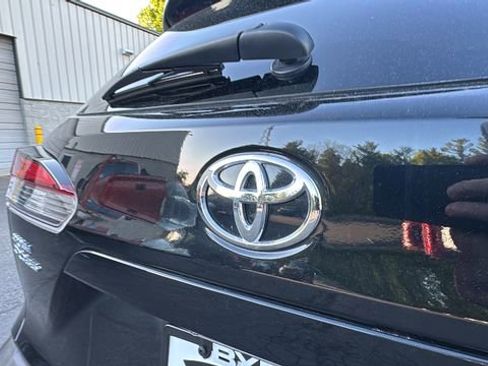 Used 2024 Toyota Corolla Cross XLE AWD/4WD image 37