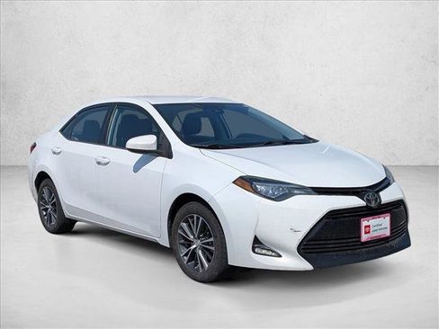 Used 2018 Toyota Corolla LE w/ LE Premium Package image 3