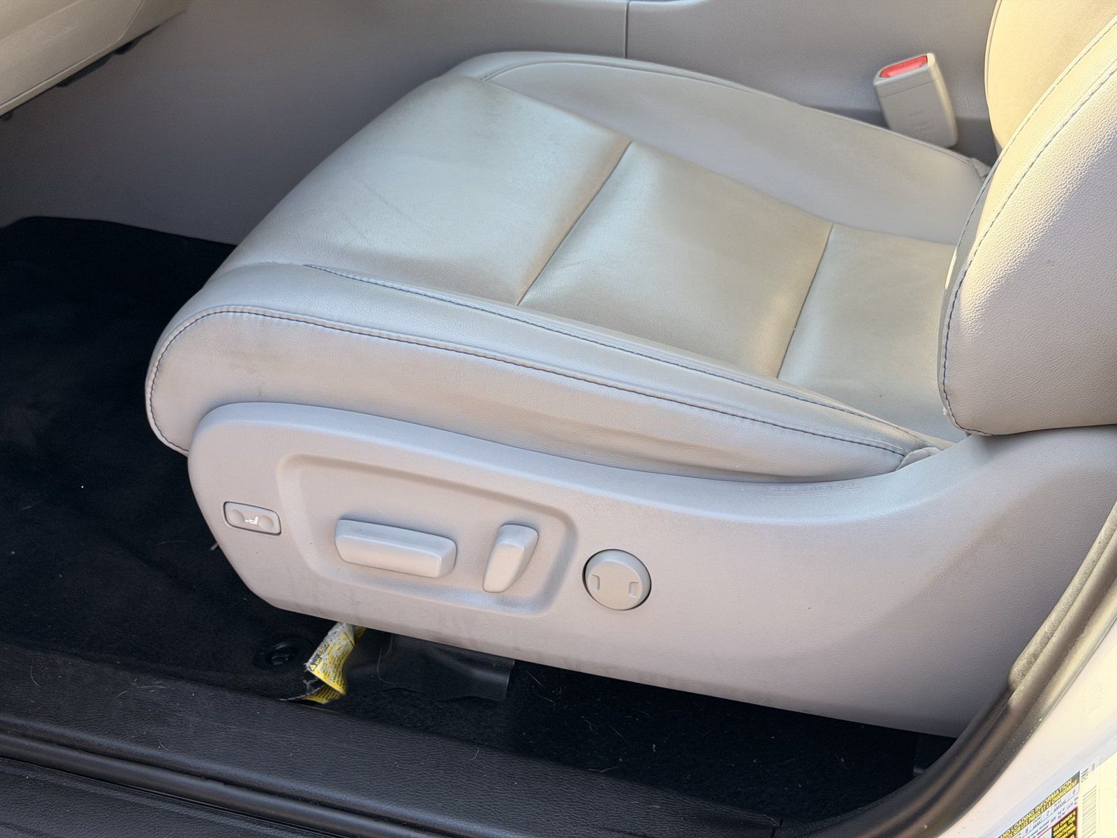 Used 2019 Toyota Highlander XLE FWD image 15