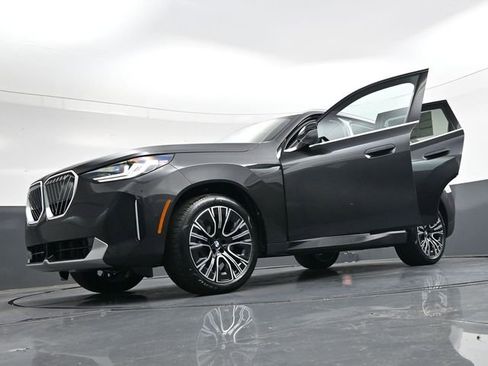 Used 2026 BMW X3 xDrive30 w/ Convenience Package image 40