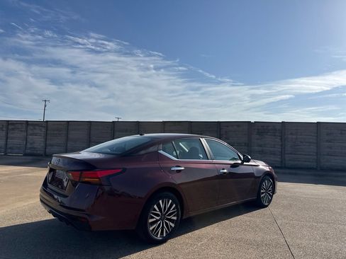 Certified 2025 Nissan Altima 2.5 SV FWD image 20