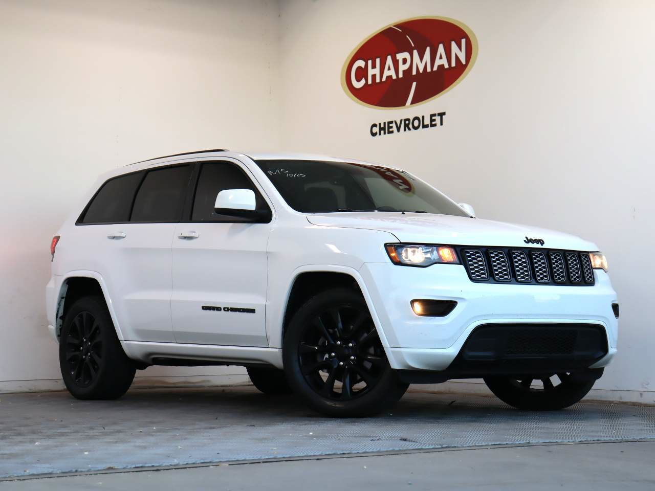 Used 2018 Jeep Grand Cherokee Altitude AWD/4WD image 1
