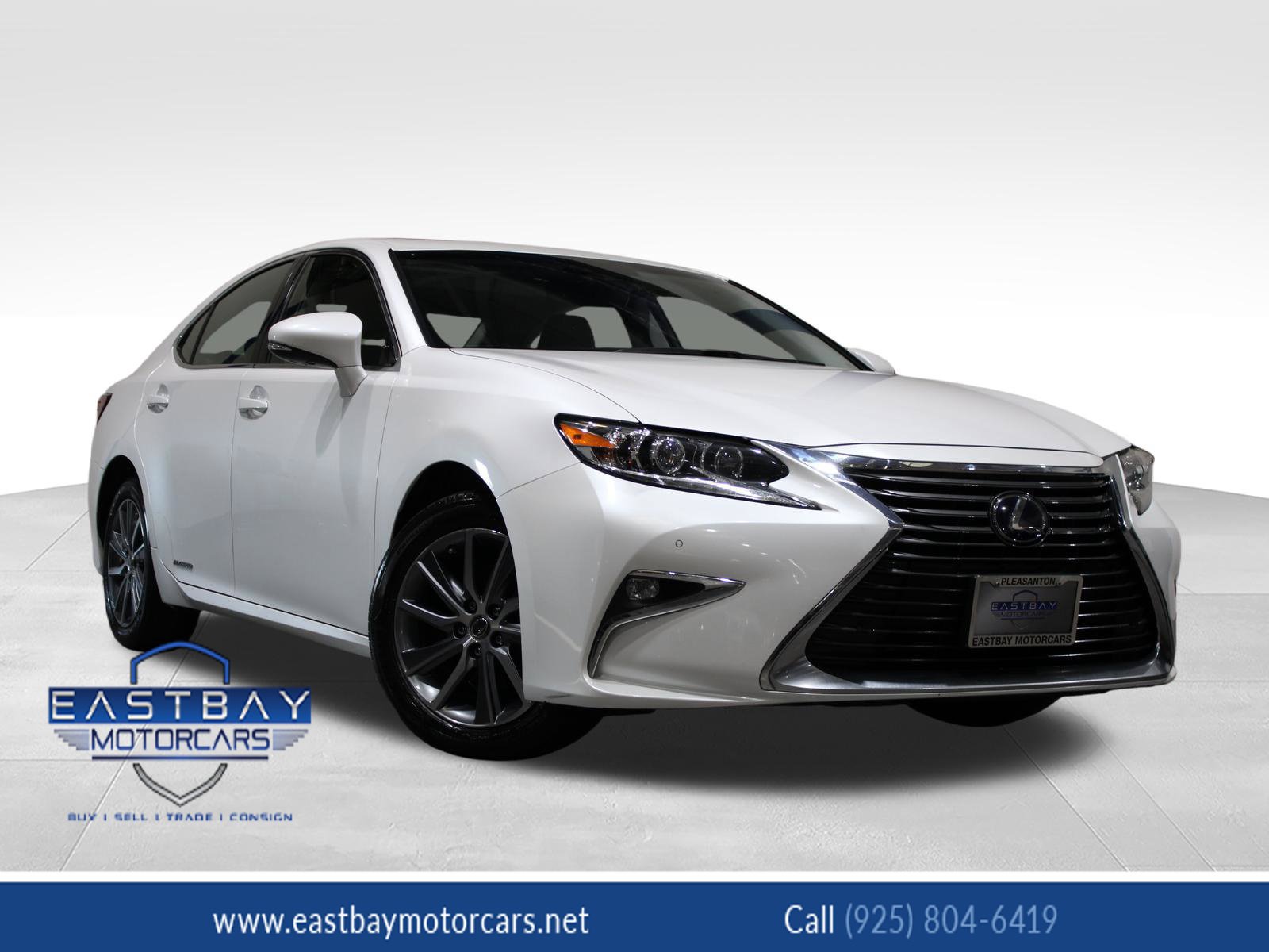 Used 2018 Lexus ES 300h w/ Navigation Package FWD image 1