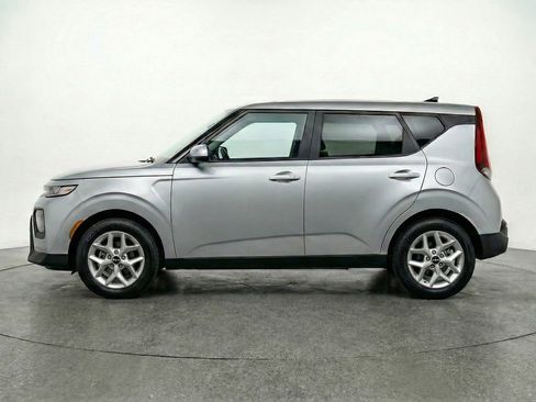 Used 2025 Kia Soul LX w/ LX Technology Package FWD image 5