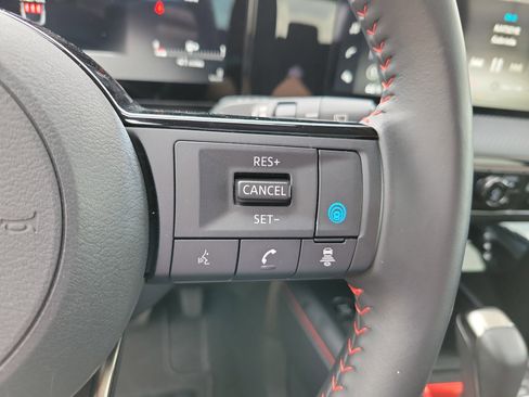 Used 2025 Nissan Kicks SR w/ Illumination Package image 14