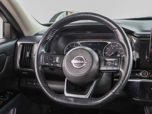 Used 2023 Nissan Pathfinder SL w/ Lighting Package (N92) image 12