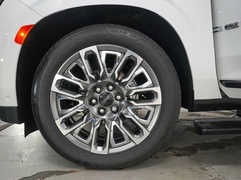 Used 2024 GMC Yukon Denali Ultimate AWD/4WD image 33