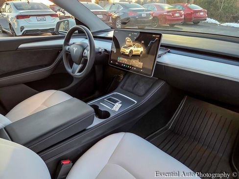 Used 2023 Tesla Model Y Long Range image 35
