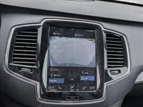 Used 2018 Volvo XC90 T6 Momentum w/ Convenience Package image 10