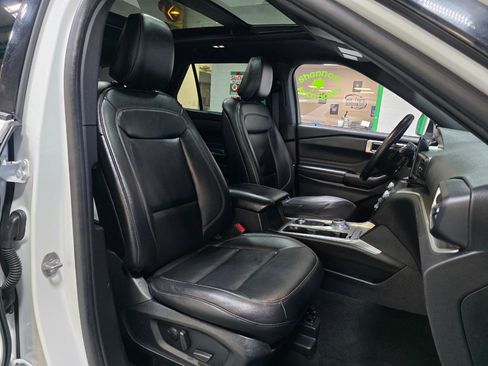 Used 2020 Ford Explorer XLT w/ Equipment Group 202A image 28