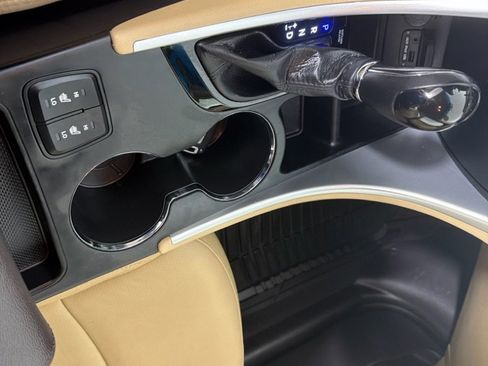 Used 2012 Hyundai Sonata Limited w/ Navigation Pkg FWD image 18