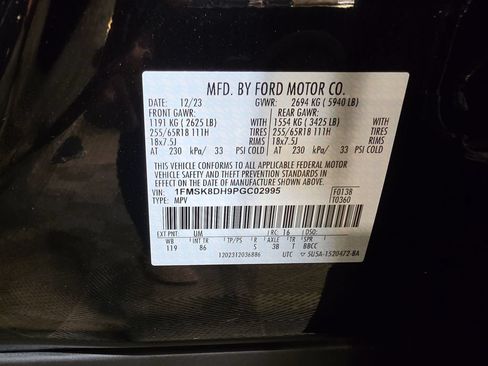 Used 2023 Ford Explorer XLT AWD/4WD image 26