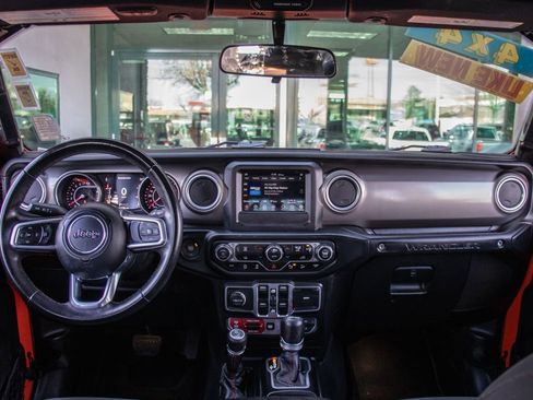 Used 2018 Jeep Wrangler Unlimited Rubicon w/ Safety Group image 14