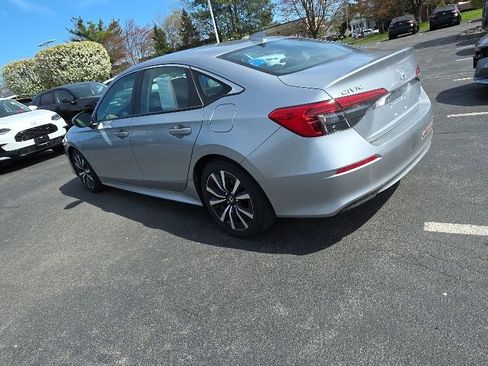Used 2024 Honda Civic EX image 5