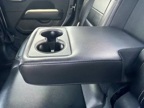Used 2021 Jeep Gladiator Overland w/ Popular Equipment Package AWD/4WD image 12