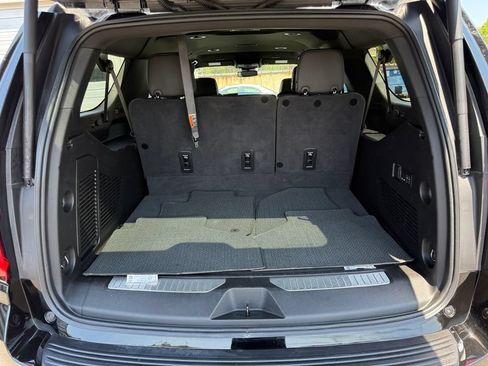 Used 2025 GMC Yukon XL Denali AWD/4WD image 25