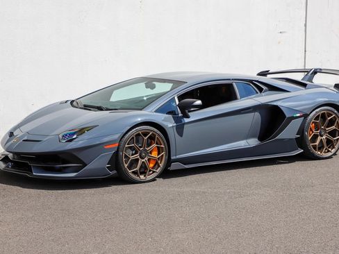 Used 2019 Lamborghini Aventador SVJ AWD/4WD image 29