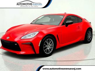 Used 2022 Toyota GR86 Premium RWD video 1