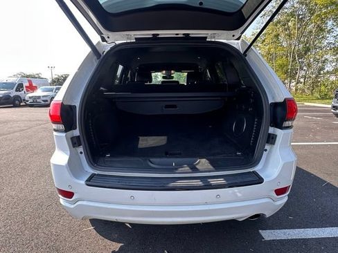 Used 2018 Jeep Grand Cherokee Altitude AWD/4WD image 14