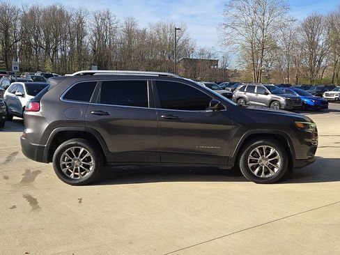 Used 2019 Jeep Cherokee Latitude Plus image 7