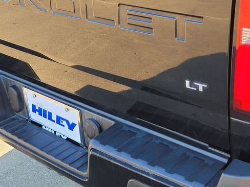 Used 2022 Chevrolet Colorado LT w/ LT Convenience Package image 5