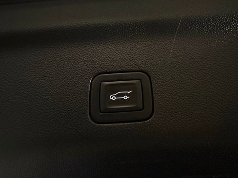 Used 2024 Chevrolet Tahoe High Country AWD/4WD image 32