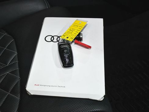 Used 2021 Audi SQ7 Premium Plus w/ Executive Package image 74