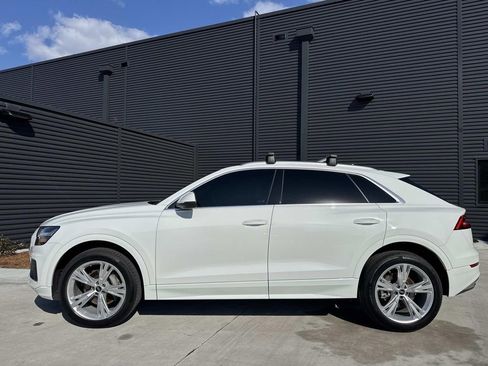 Used 2023 Audi Q8 Premium image 2