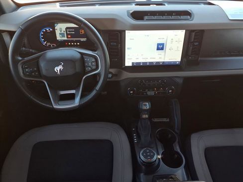 Used 2023 Ford Bronco Wildtrak image 12