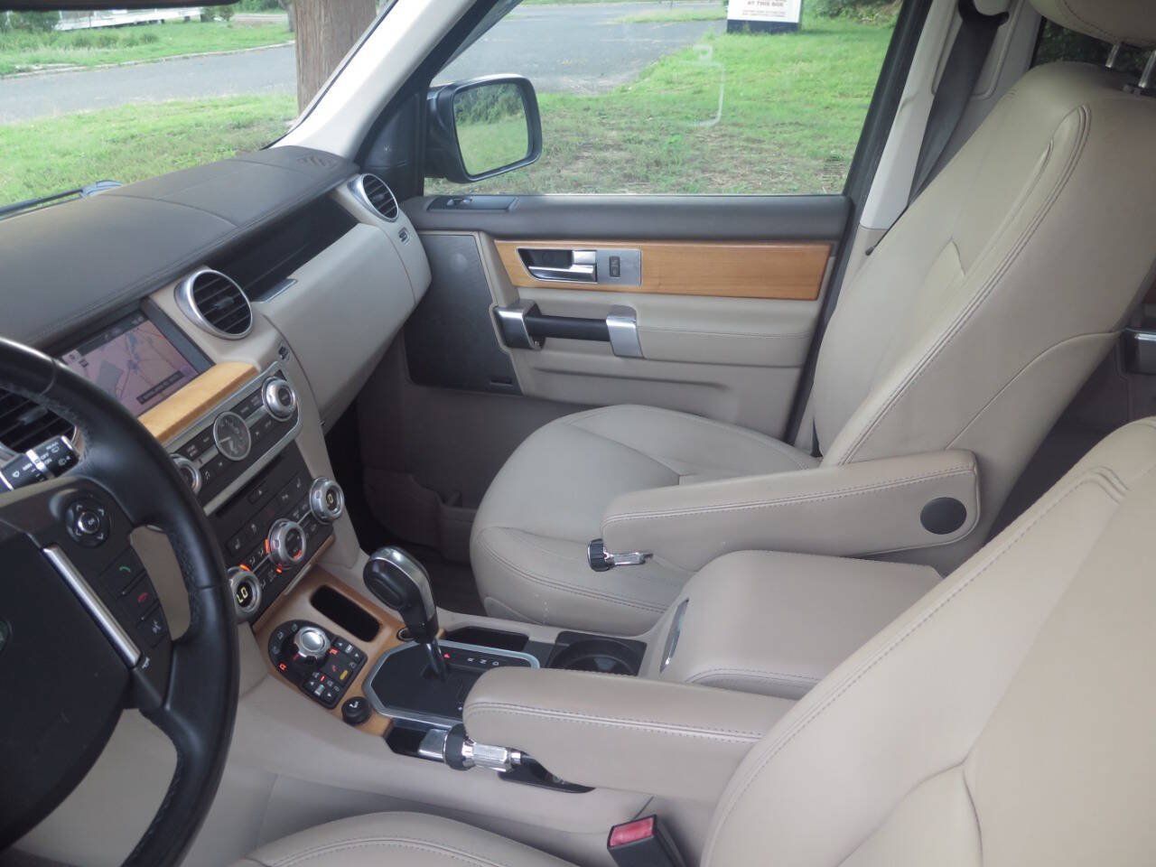Used 2012 Land Rover LR4 HSE LUX w/ Luxury Pkg AWD/4WD image 12