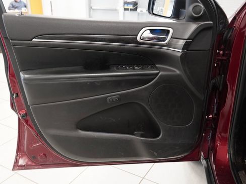 Used 2020 Jeep Grand Cherokee Limited w/ Premium Lighting Group image 18