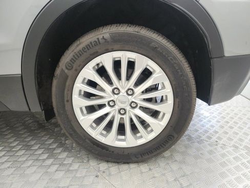 Used 2024 Cadillac XT4 Luxury w/ Cold Weather Package image 13