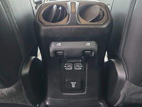 Used 2021 Jeep Wrangler Unlimited Sahara AWD/4WD image 15