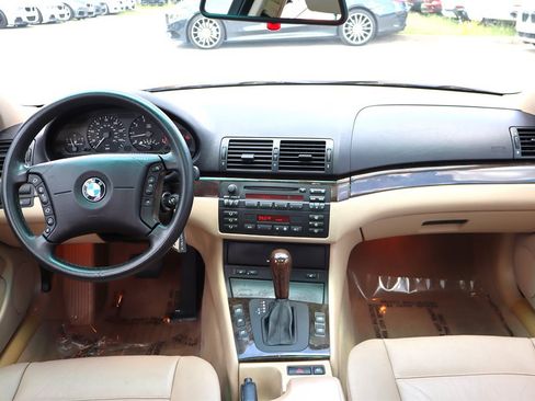 Used 2002 BMW 325i Sedan RWD image 12