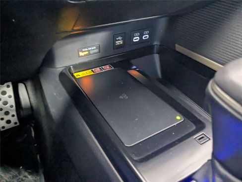 Used 2025 Toyota Camry SE FWD image 23
