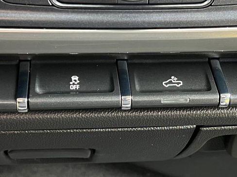 Used 2019 Chevrolet Silverado 1500 LT w/ LPO, Chrome Package image 33