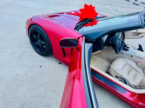 Used 2005 Chevrolet Corvette Coupe w/ Preferred Equipment Group image 50