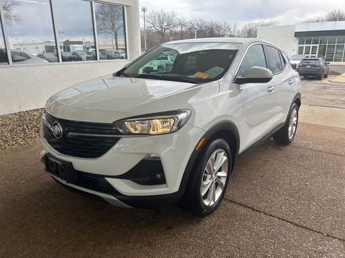 Certified 2021 Buick Encore GX Preferred w/ LPO, Trailering Package image 1