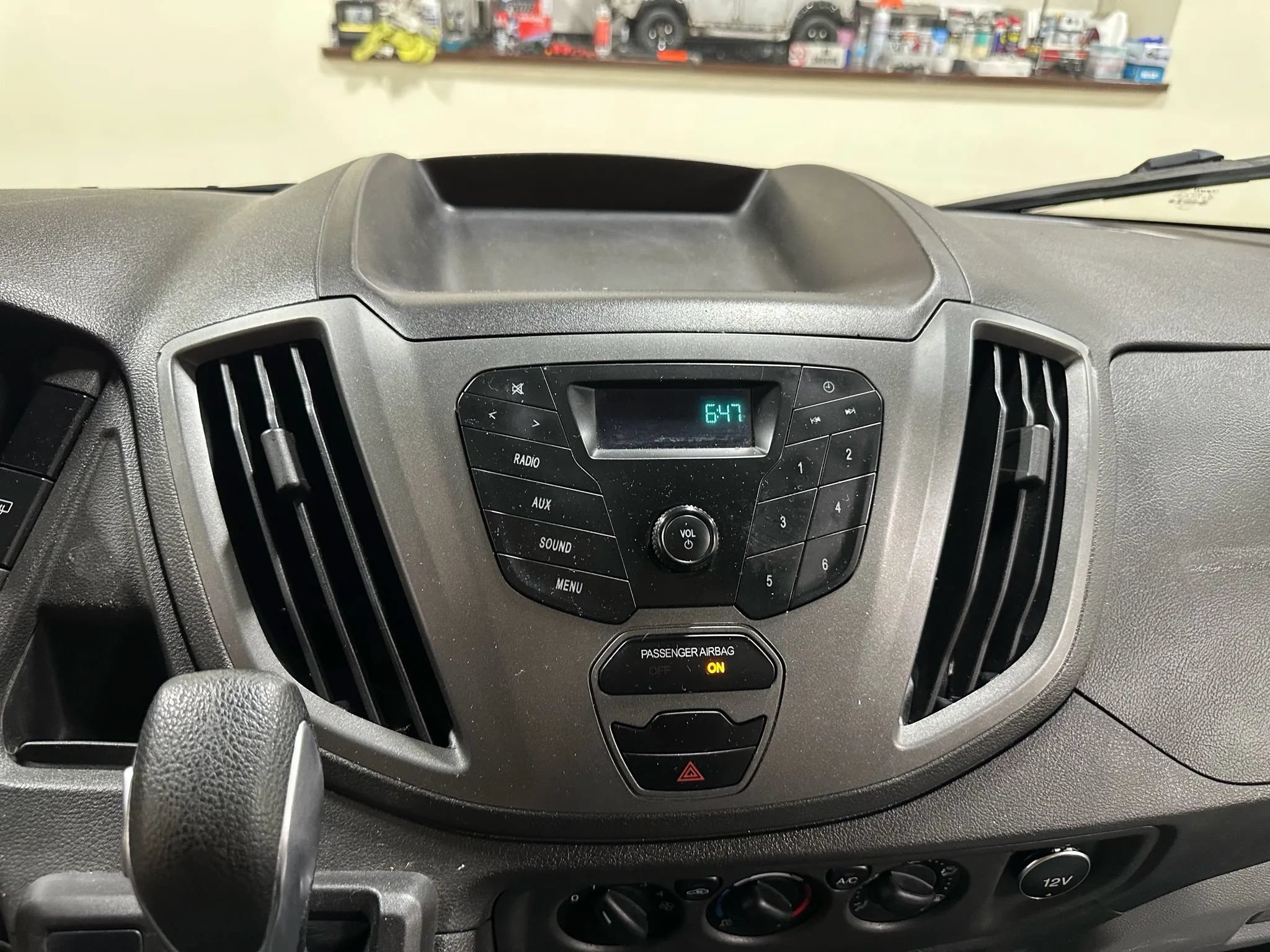Used 2015 Ford Transit 250 148 Medium Roof RWD image 39